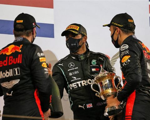 Lewis Hamilton and Red Bull drivers Max Verstappen and Alex Albon - Formula1News.co.uk