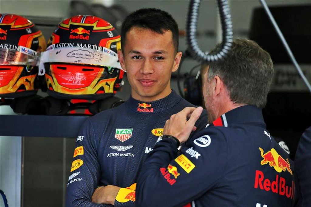 Alex Albon and Christian Horner in 2019 - Formula1news.co.uk