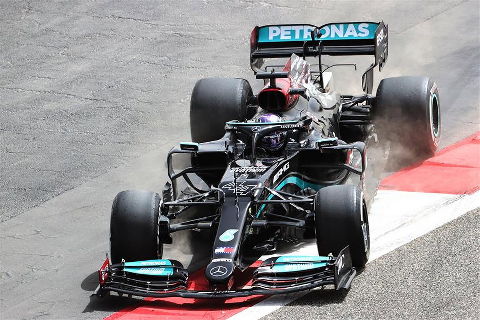 Lewis Hamilton Mercedes W12 in pre-season testing at Bahrain - Formula1news.co.uk