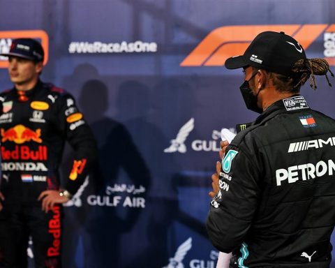 Lewis Hamilton and Max Verstappen at Bahrain - Formula1news.co.uk