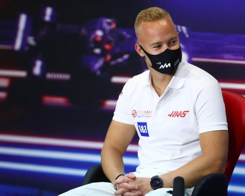 Nikita Mazepin with Haas F1 at Bahrain qualifying - Formula1news.co.uk
