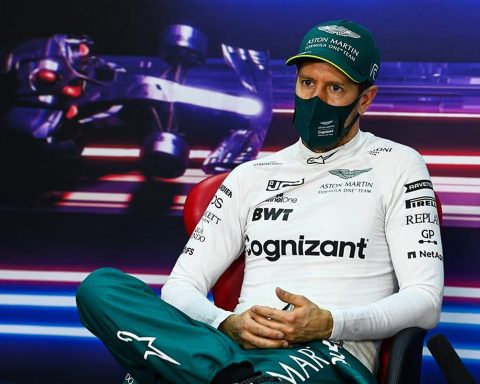 Sebastian Vettel on day 2 of F1 testing in Bahrain - Formula1news.co.uk