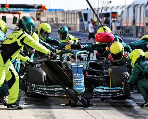Sebastian Vettel with Aston Martin in 2021 - Formula1news.co.uk