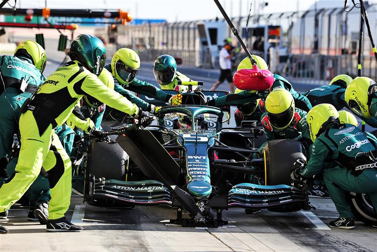 Sebastian Vettel with Aston Martin in 2021 - Formula1news.co.uk