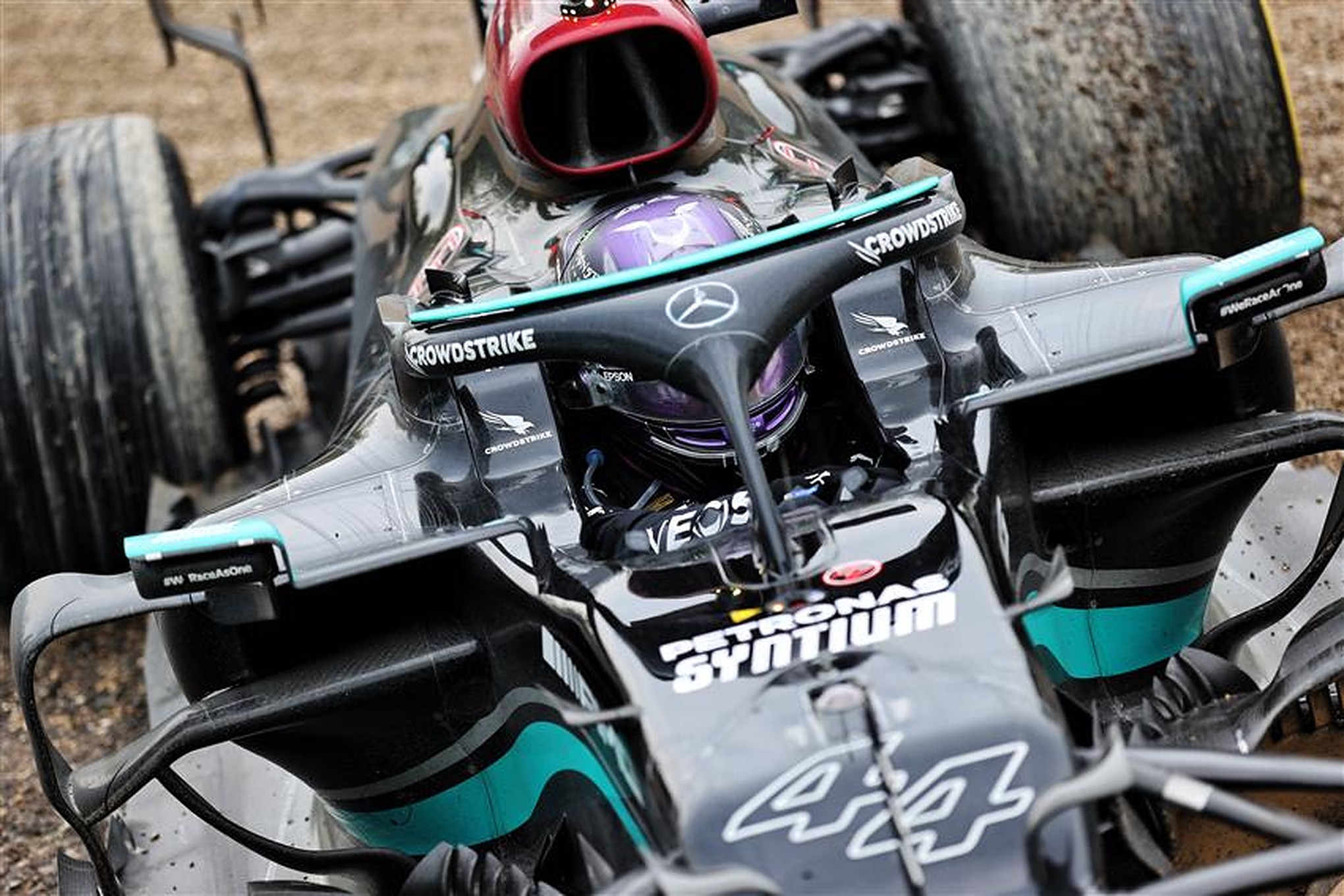 Lewis Hamilton in the gravel after making a mistake at Imola in 2021 - Formula1news.co.uk