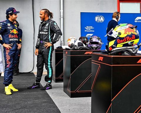 Sergio-Perez-and-Lewis-Hamilton-at-Imola-Formula1news.co.uk.v1
