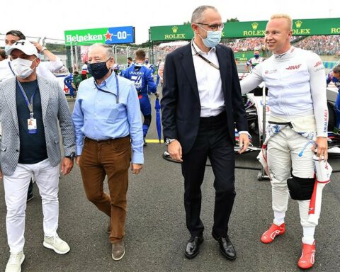 Nikita Mazepin and Stefano Domenicali on the F1 grid - Formula1news.co.uk.v1