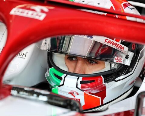Antonio Giovinazzi in Qatar, 2021 after being fired.v1