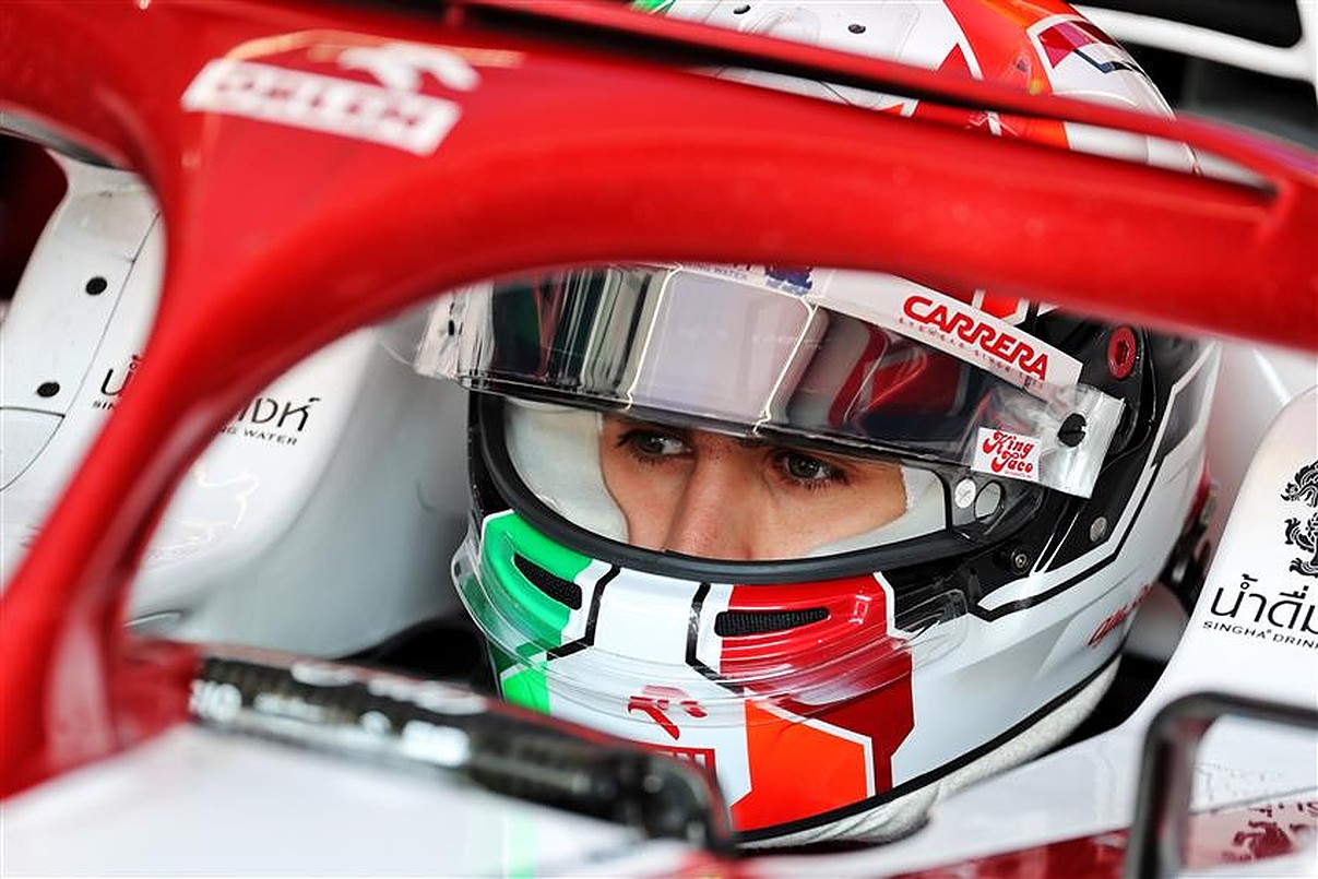 Antonio Giovinazzi in Qatar, 2021 after being fired.v1