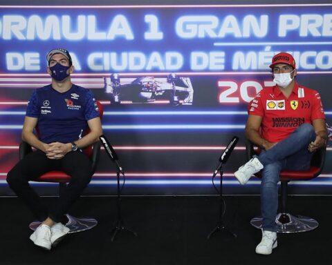 Carlos Sainz and Nicholas Latifi in 2021.v1