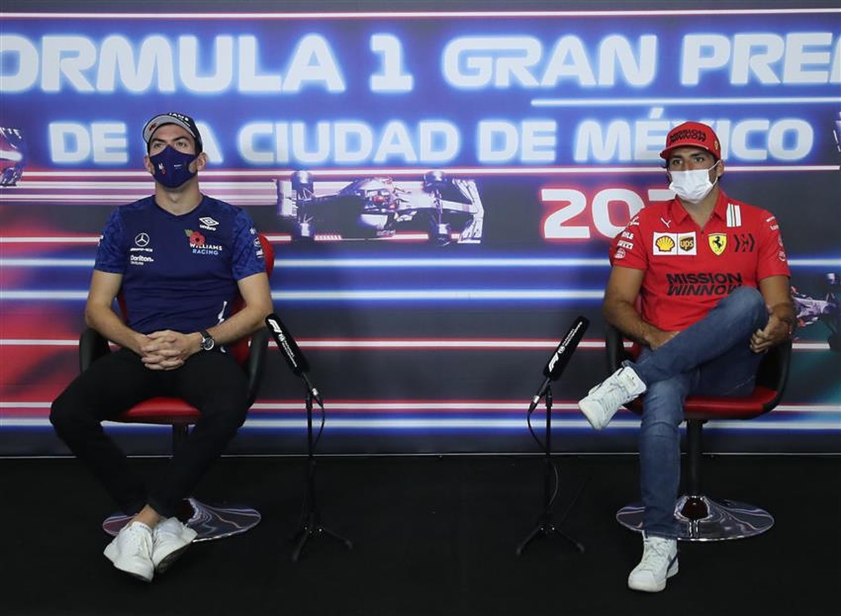 Carlos Sainz and Nicholas Latifi in 2021.v1