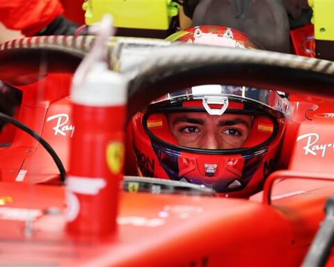 Carlos Sainz in Abu Dhabi 2021.v1