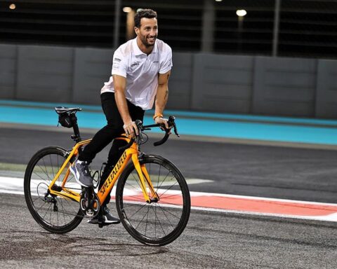 Daniel Ricciardo cycling in Abu Dhabi 2021.v1