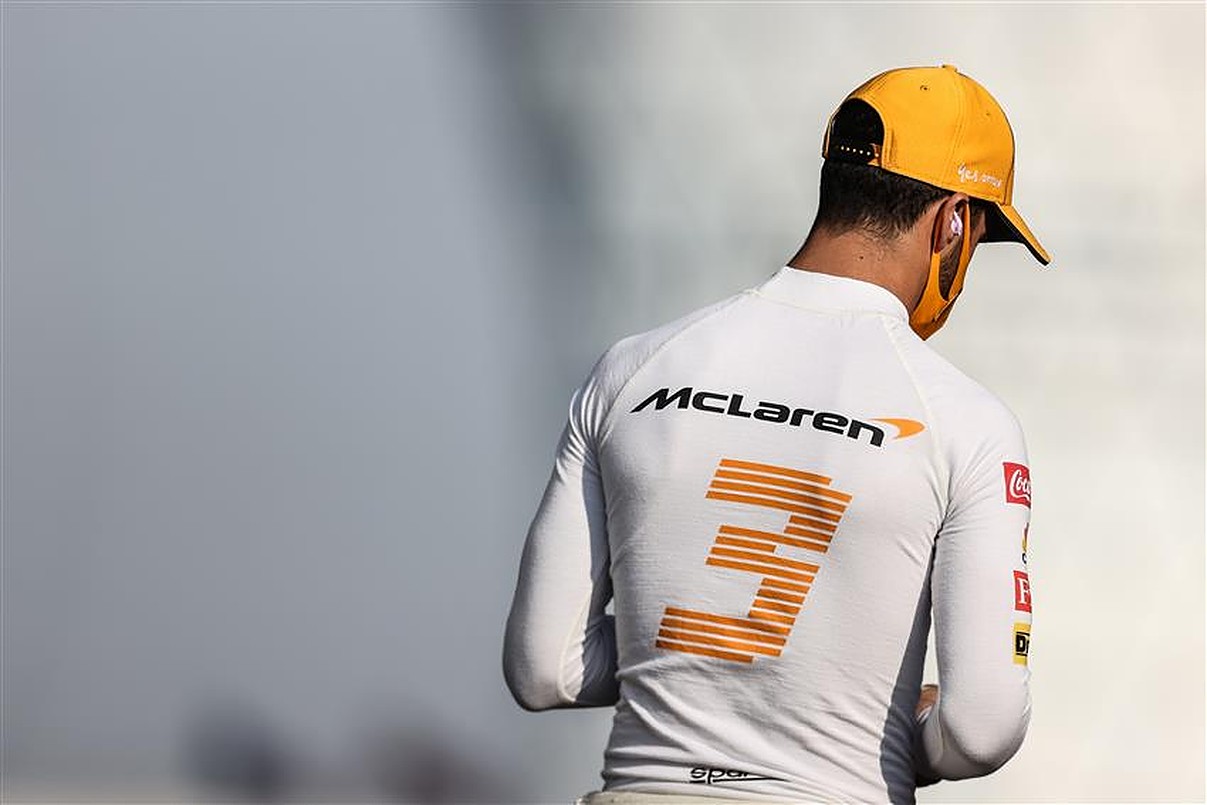Daniel Ricciardo in Abu Dhabi 2021.v1