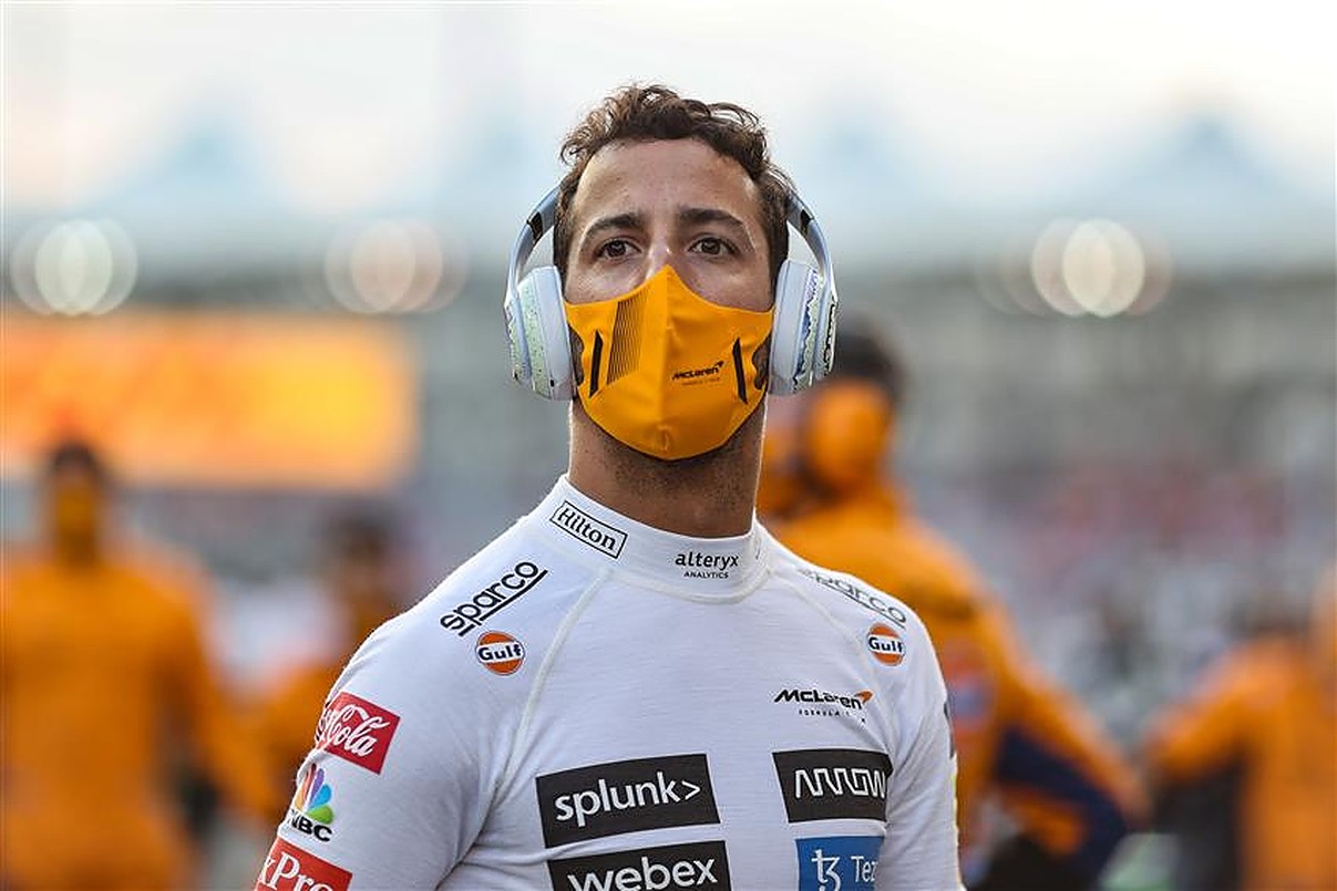Daniel Ricciardo unhappy after 2021 Abu Dhabi GP.v1