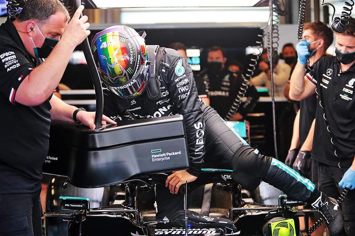 Helmut Marko says he doesn't want to accuse Mercedes' engine of being illegal.v1