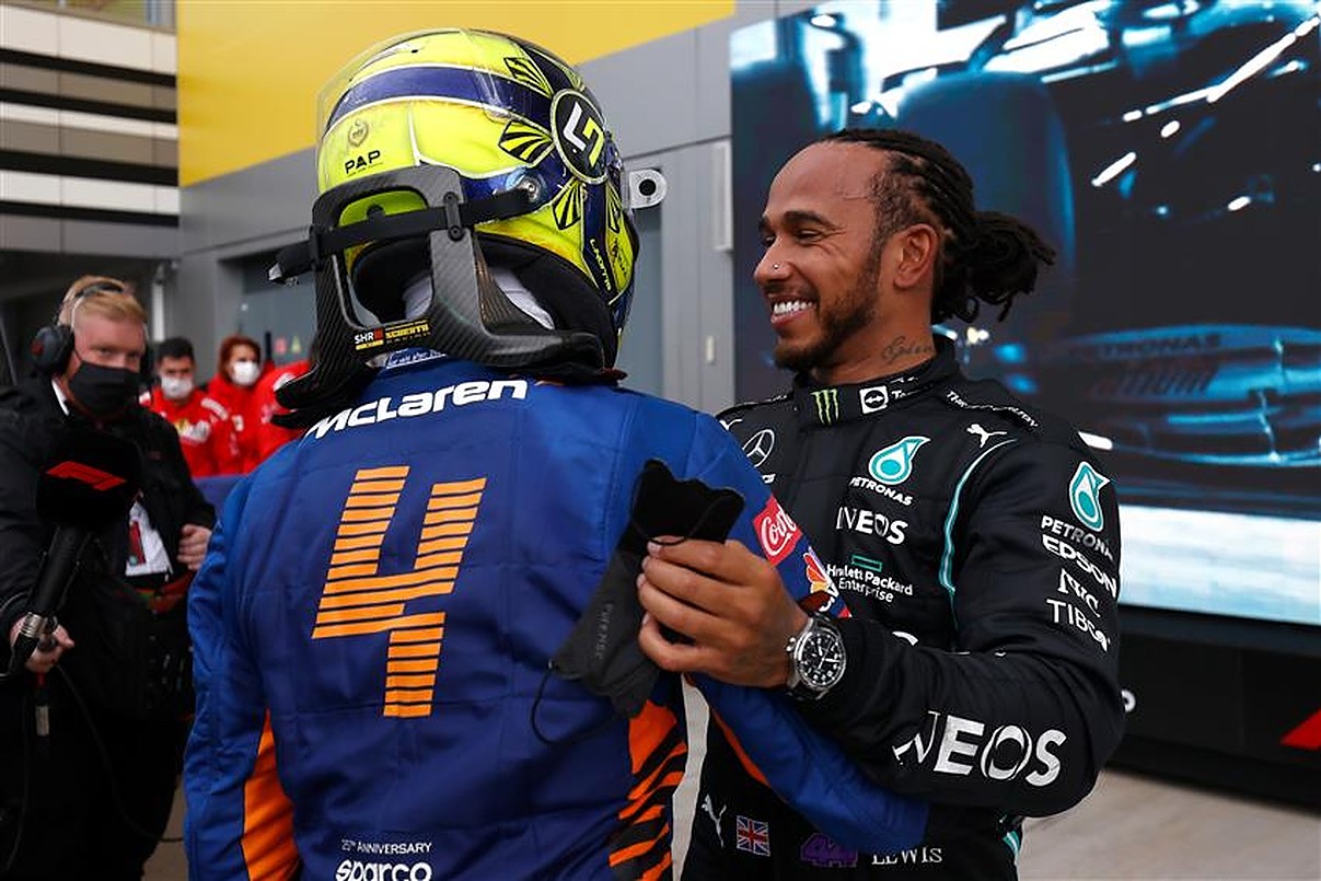 Lando Norris and Lewis Hamilton at the 2021 Russian GP.v1
