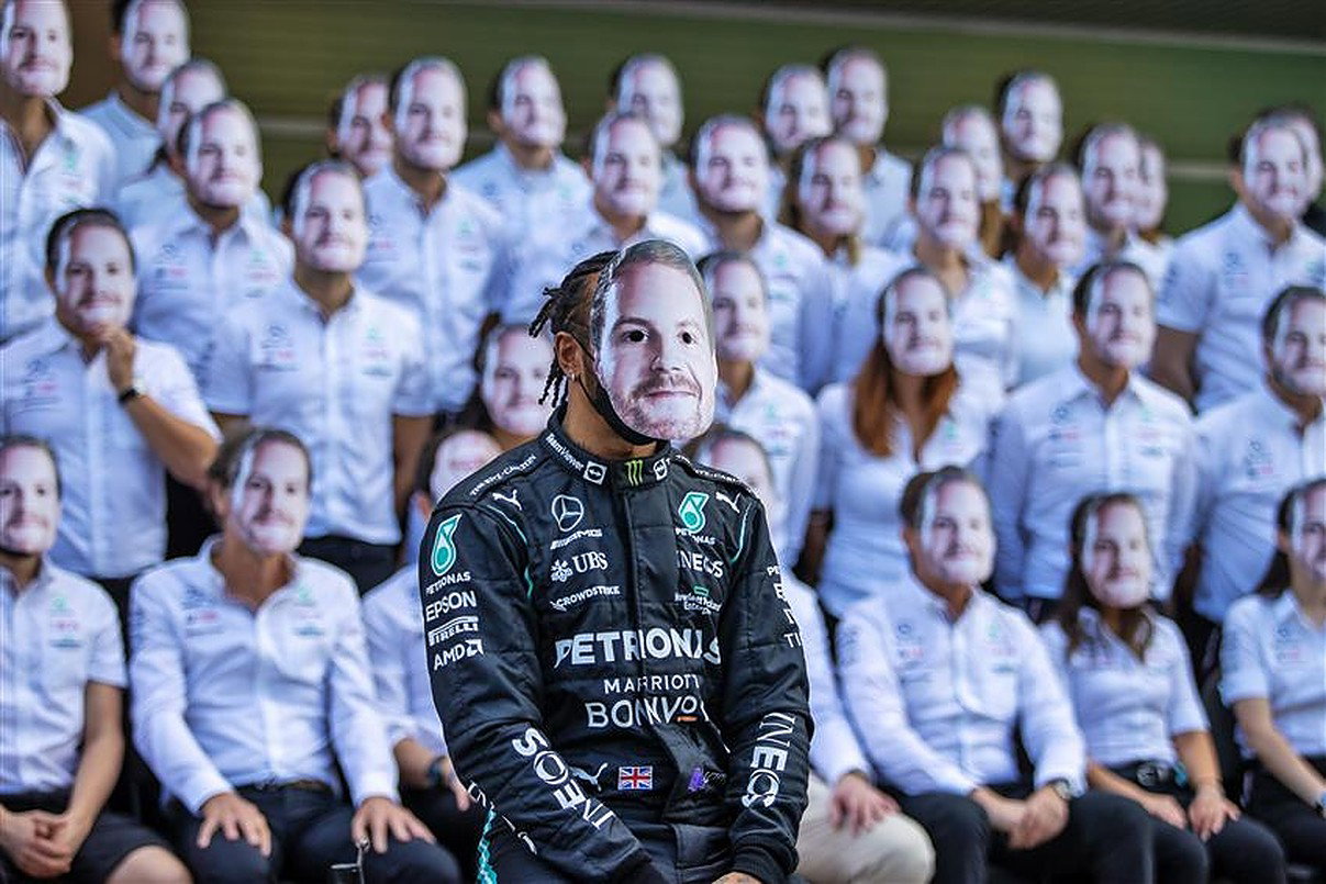Lewis Hamilton at the 2021 Abu Dhabi Grand Prix.v1