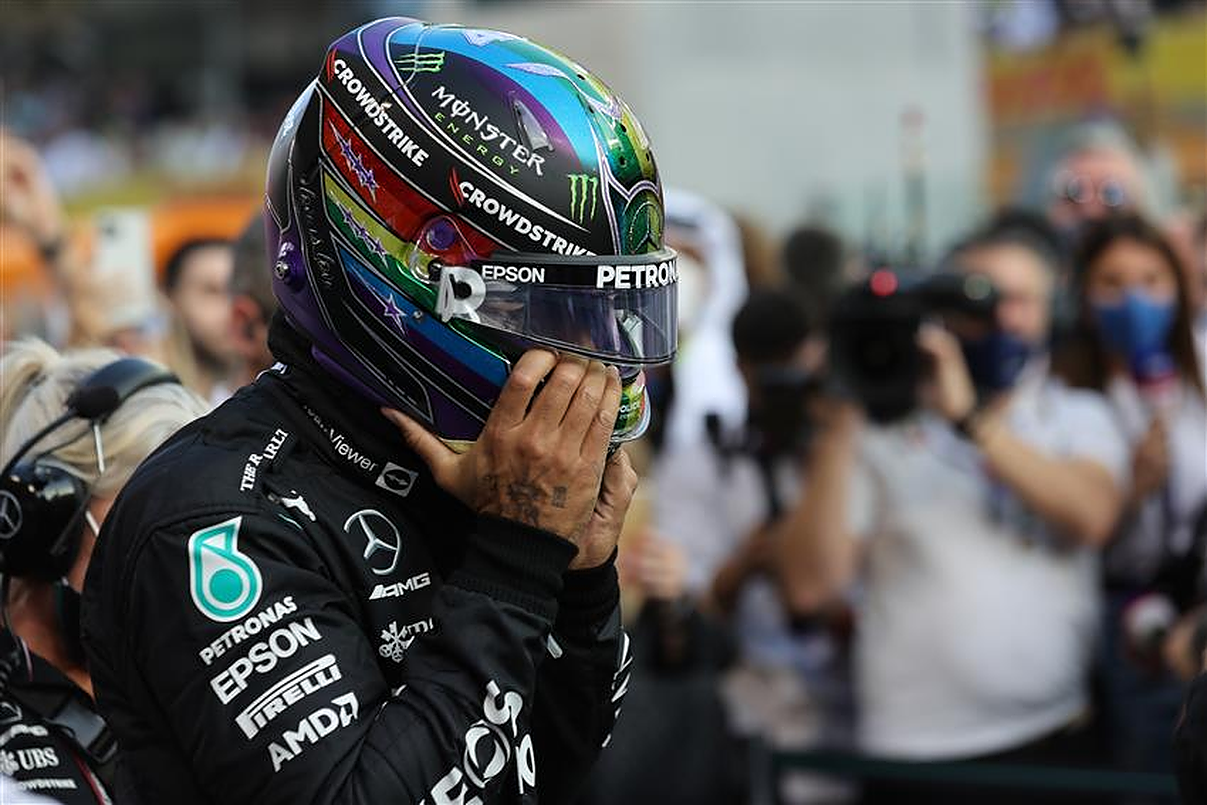 Lewis Hamilton in Abu Dhabi 2021.v1