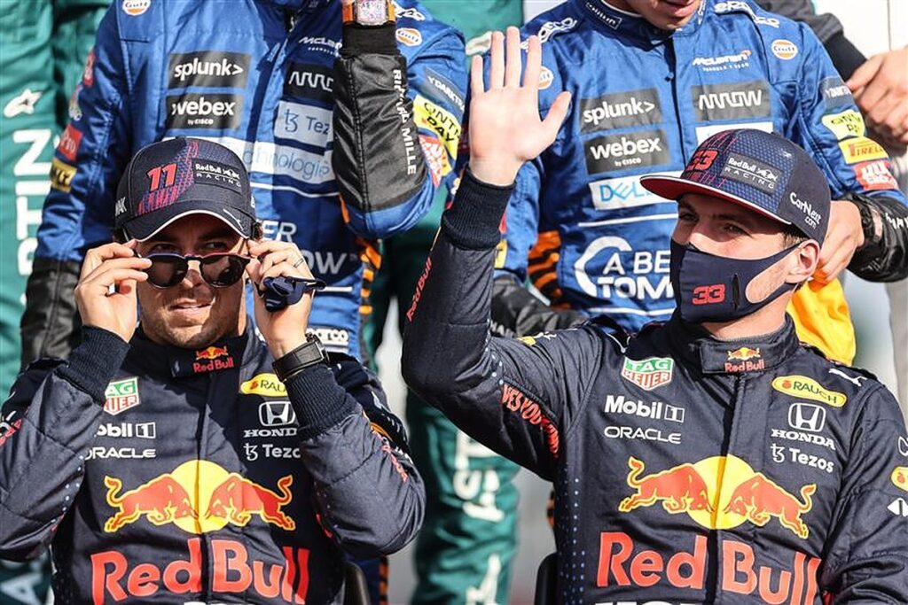 Max Verstappen and Sergio Perez at the 2021 Abu Dhabi GP.v1