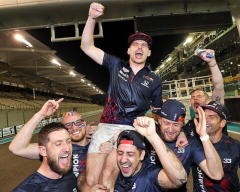 Max Verstappen celebrating in Abu Dhabi.v1