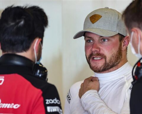 Valtteri Bottas with Alfa Romeo in Abu Dhabi.v1