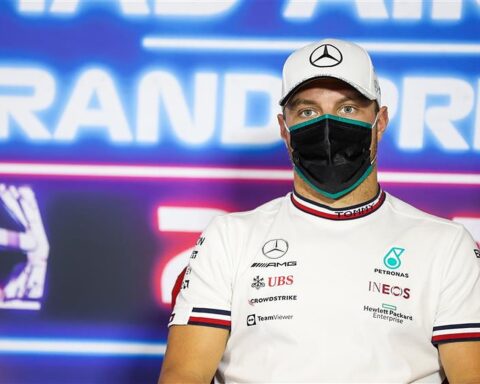 Valtteri Bottas with Mercedes in 2021.v1