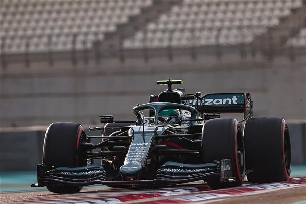 Aston Martin F1 car in Abu Dhabi 2021.v1