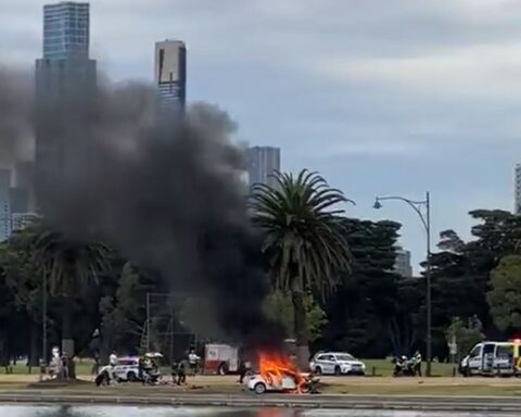Crash on Albert Park F1 circuit.v1