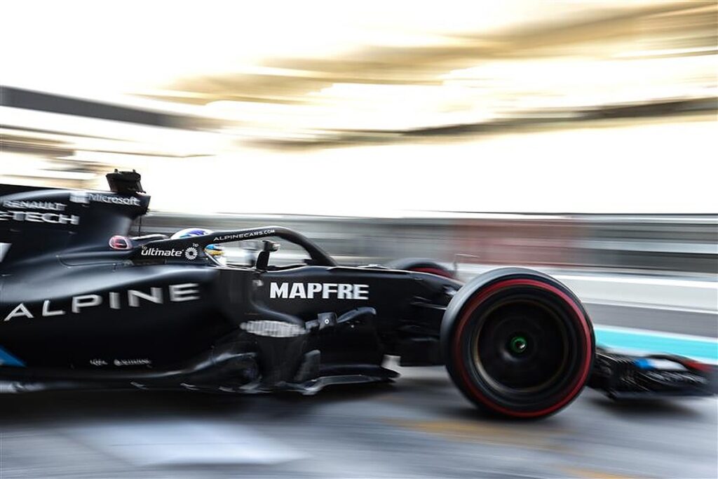 Fernando Alonso at 2021 pre-season testing.v1