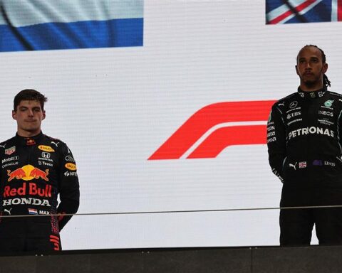 Lewis Hamilton and Max Verstappen at the 2021 Qatar GP which will feature in season 4 of Drive to Survive.v1