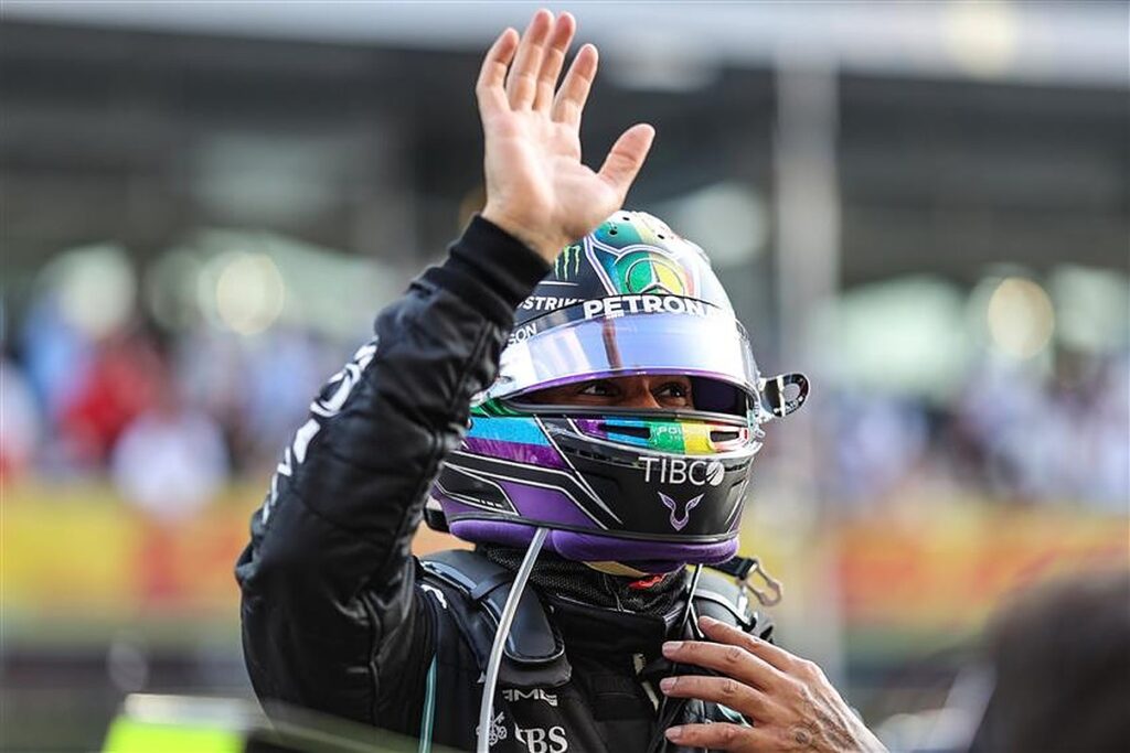 Lewis Hamilton at the 2021 Abu Dhabi GP after being defeated by Max Verstappen.v1