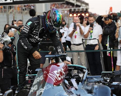Lewis Hamilton before the 2021 Abu Dhabi GP.v1