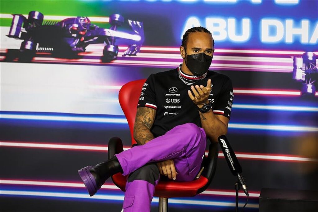 Lewis Hamilton mulling retirement in 2022.v1