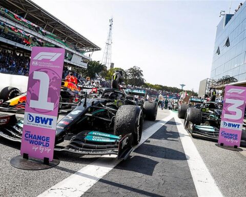 Lewis Hamilton wins 2021 Brazil Grand Prix.v1