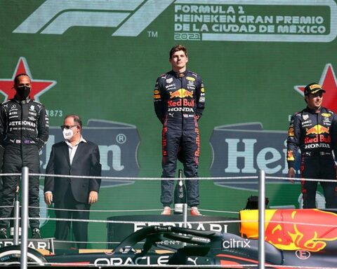 Max Verstappen, Lewis Hamilton and Sergio Perez at 2021 Mexico GP.v1