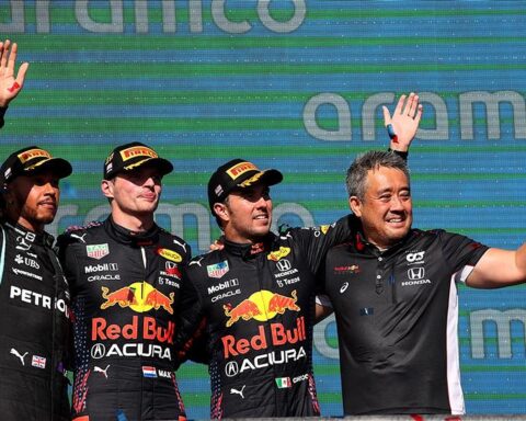 Max Verstappen, Sergio Perez and Lewis Hamilton in 2021.v1