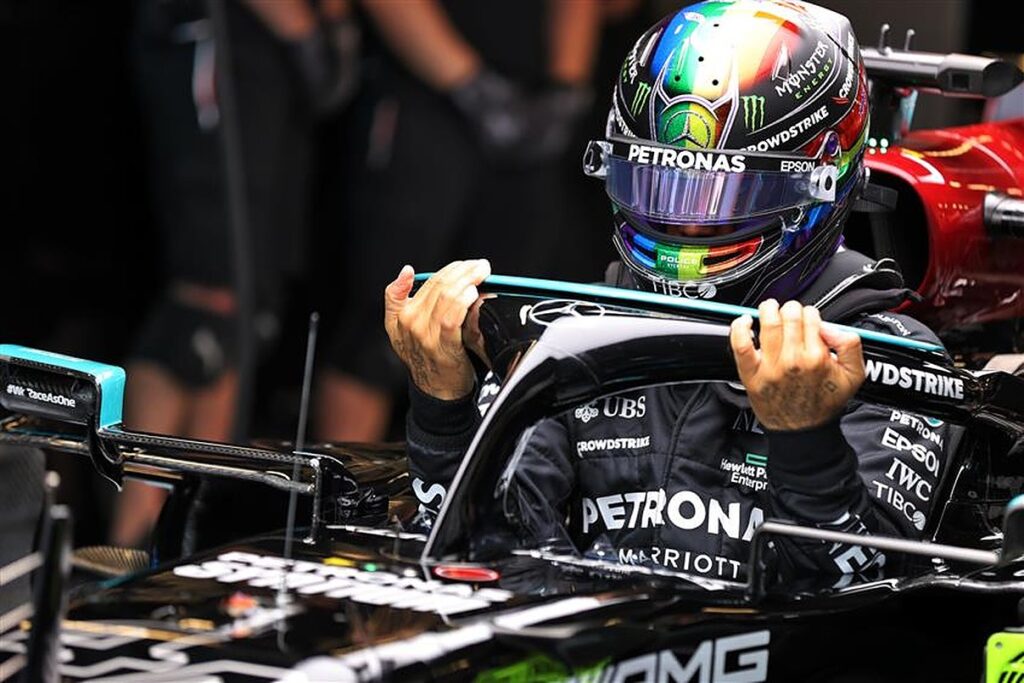 Mercedes F1 driver Lewis Hamilton in Abu Dhabi.v1