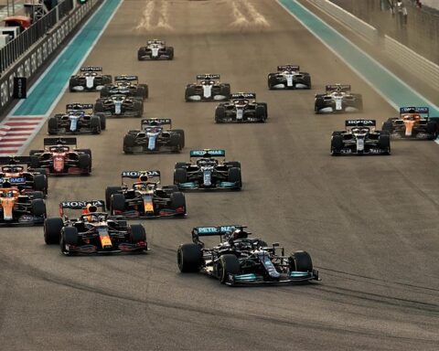 Petition for Lewis Hamilton to be declared 2021 F1 Champion reaches 55000 signatures.v1