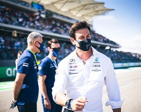 Toto Wolff reveals he considered retiring from F1.v1