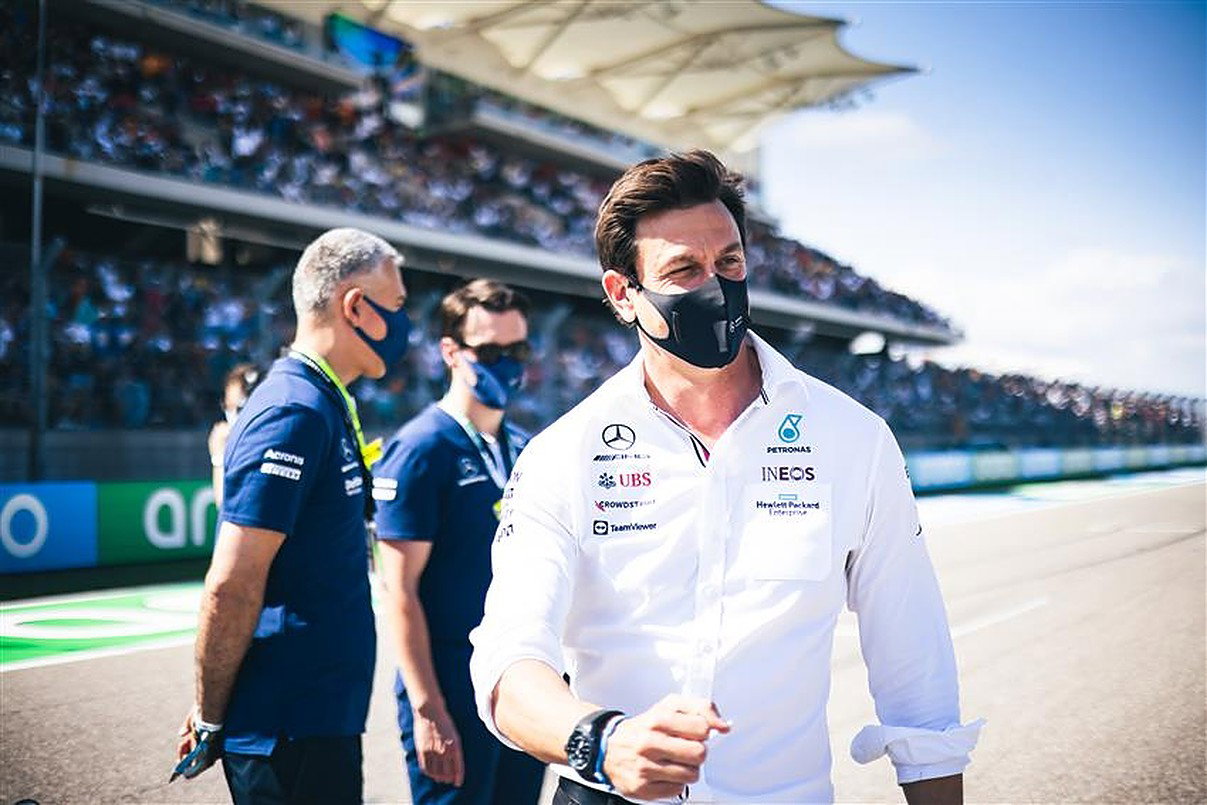 Toto Wolff reveals he considered retiring from F1.v1