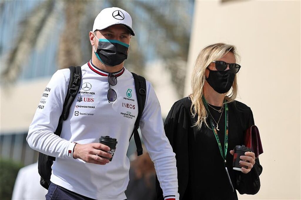 Valtteri Bottas and girlfriend Tiffany Cromwell in 2021.v1