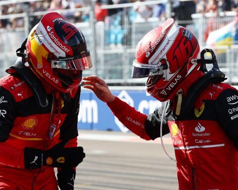 Charles Leclerc and Carlos Sainz in Miami 2022.v1